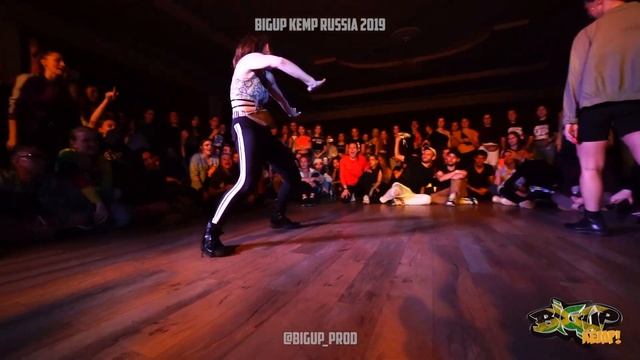 BIG UP KEMP RUSSIA 2019 | DANCEHALL BATTLE 1VS1 - 1/8 | LIA SO GOOD vs HELLENMUR [WIN] смотреть онлайн