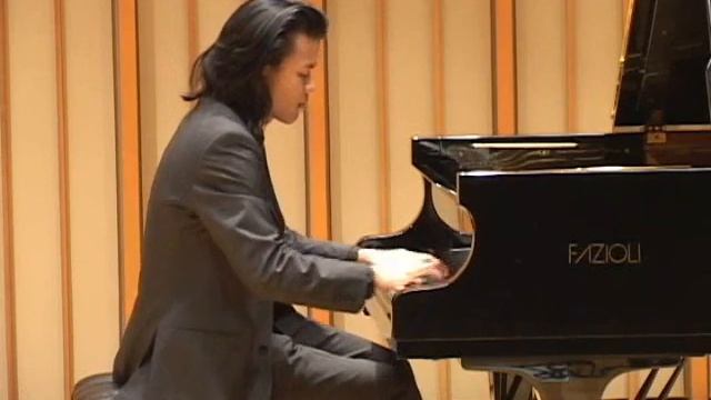 David Fung plays Franz Liszt's La Campanella смотреть онлайн