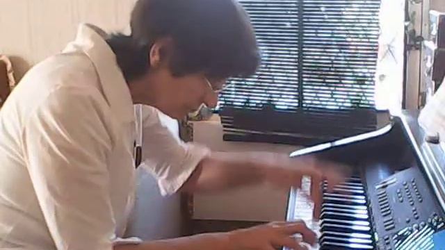 Jany Esmer plays Seguidillas op 232 n°5 by Albeniz (1860-1909) смотреть онлайн