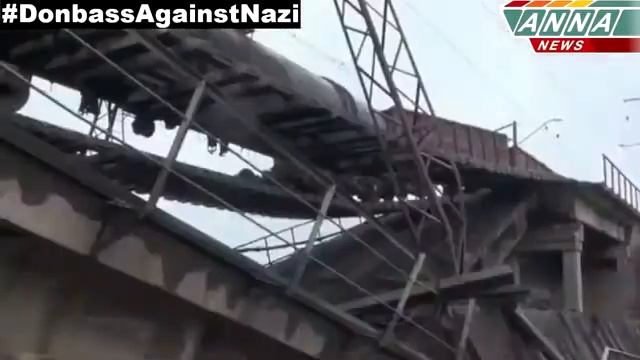 Взорван ж д мост над дорогой Славянск Донецк Мариуполь 7 07 14 Свежие новости смотреть онлайн