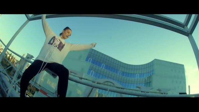 Enxhi Nasufi - JOJO (Official Video 4K) смотреть онлайн