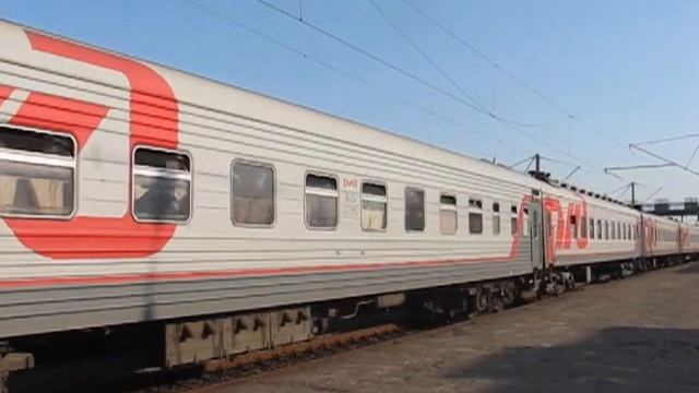 Прибытие поезда №327 Нижний-Тагил-Харьков смотреть онлайн