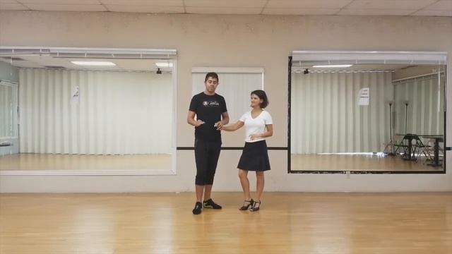 Intermediate Salsa Dance Lesson смотреть онлайн