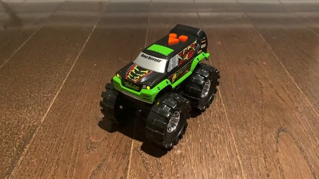 2015 Road Rippers Bone Saw Mini Monster Truck смотреть онлайн