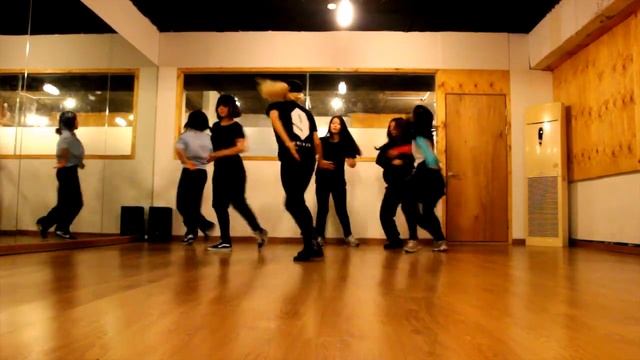 2013.URBANPLAY DANCE ACADEMY-WAACKING CLASS(waacky)