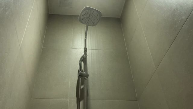 Lowlight Dim Rainfall 🚿Shower Hour Loop // Water Gently Falling on Metal смотреть онлайн