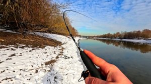 ДЖИГ- РИГ! Рыбалка на Ультралайт! Ловля ХИЩНИКА на Москва-реке!