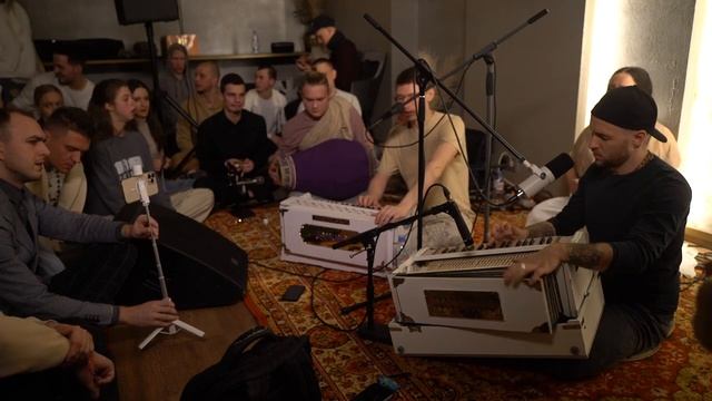 2024.04.18.3 Dhira Gauranga - Kirtan(Russia, Moscow)