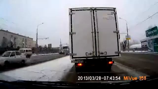 Он так третий час едет смотреть онлайн