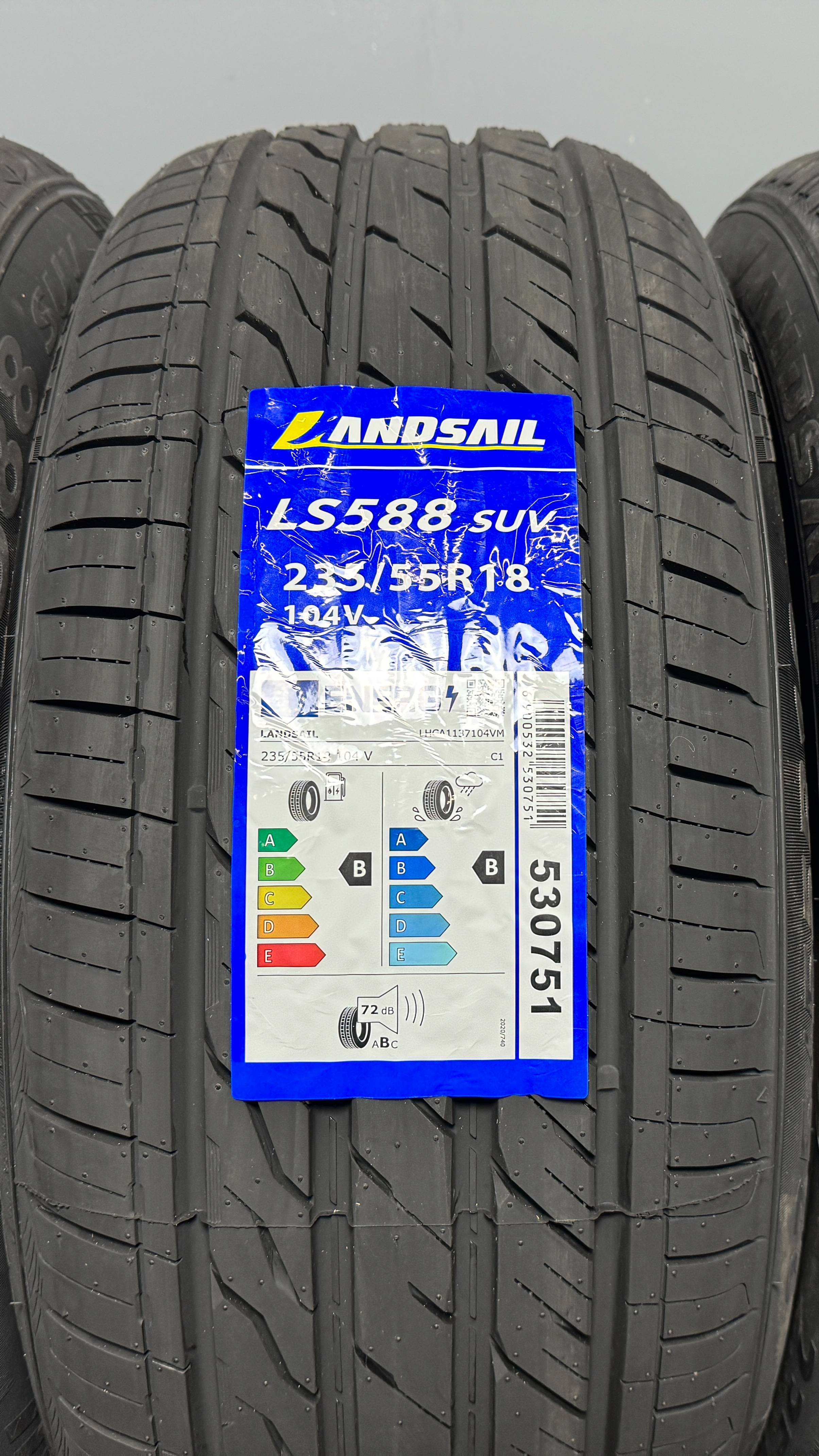 LS588 SUV