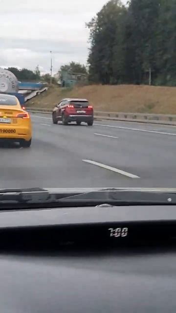 Опять Тесла Модел 3 такси на мкаде ! смотреть онлайн