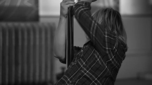 "22 (Over Soon)" A Pole Dance Music Video смотреть онлайн