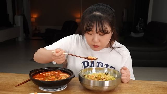 파기름 간장계란밥과 고추참치 순두부찌개 입맛 없을때 이렇게 드셔보세요! 집밥 먹방 Soft tofu stew Mukbang смотреть онлайн