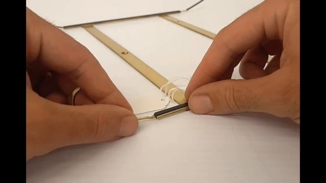 Telescopic Slide: A wall-mount system for presenting light and fragile objects смотреть онлайн