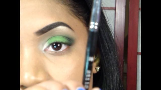 Gift Wrapped Green Look - Tutorial смотреть онлайн