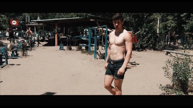 Переезжаю от АЛКАШЕЙ | Крутая тренировка в ГИДРОПАРКЕ смотреть онлайн