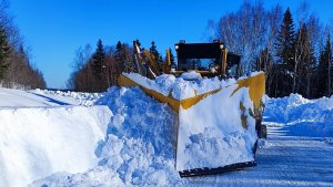 Грейдер SEM-922AWD на расчистке снега