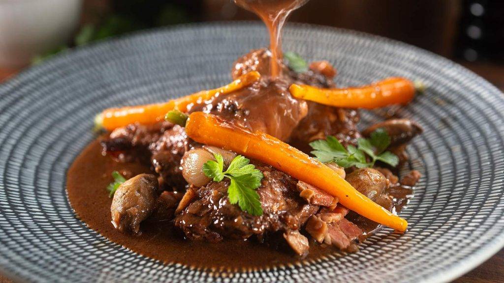 Курица по-французски в красном вине смотреть онлайн