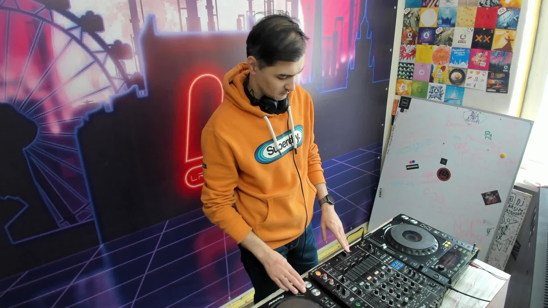 Живые игры 25.02.25 смотреть онлайн