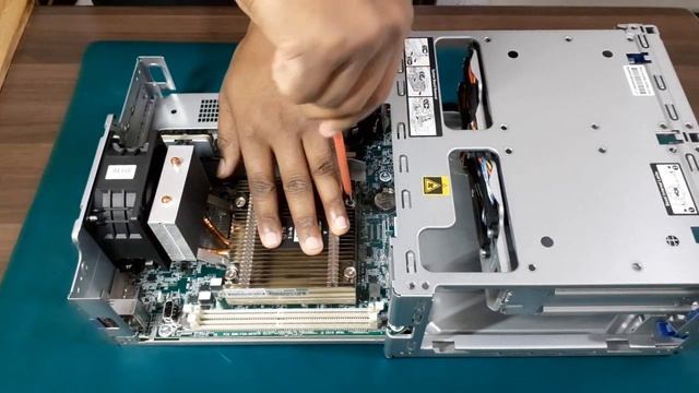 HPE Proliant MicroServer Gen10 Plus - Tour & Upgrade смотреть онлайн