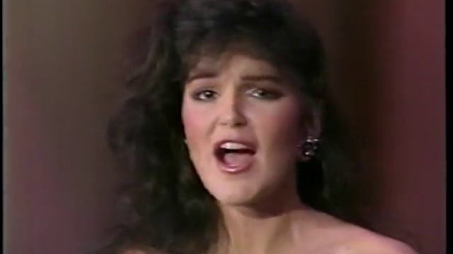 Miss Canada 1988. -The Music of George Gershwin- смотреть онлайн