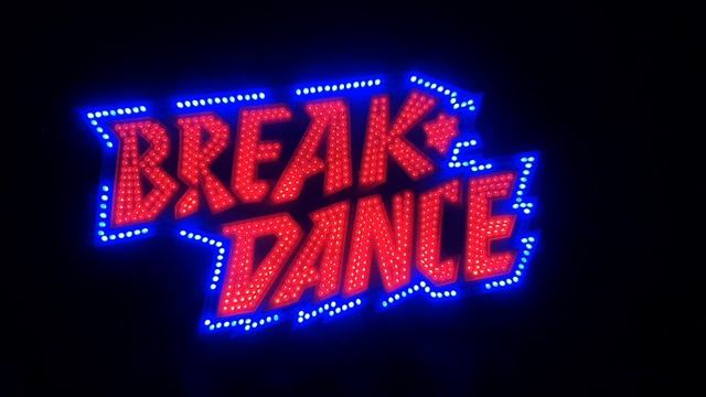 Break Dance the Model front logo complete смотреть онлайн