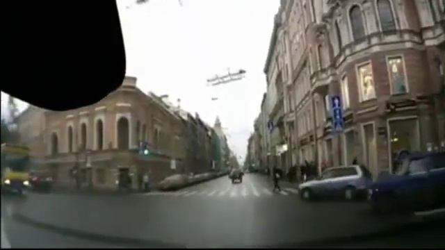 Реакция на автомобильный сигнал смотреть онлайн