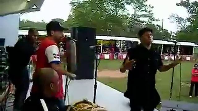 Tony Minaya con (La Banda Max) смотреть онлайн