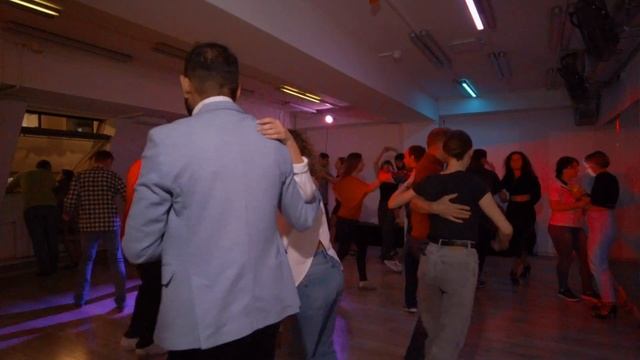 Нейро Диас танцует сальсу // 2023.03.04 - Salsa Social Home Party смотреть онлайн