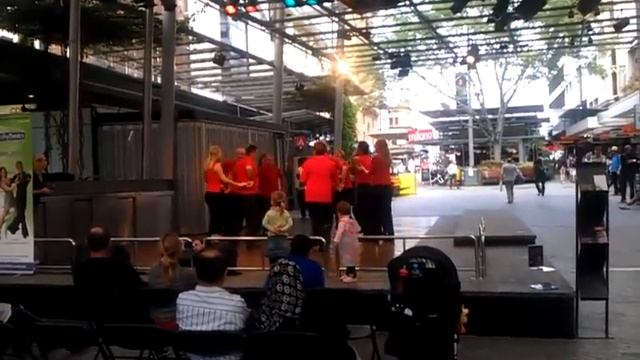 Rio Rhythmics Salsa Rueda demonstration смотреть онлайн