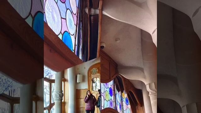 BARCELONA: CASA BATLLÓ 1904-1906.(Interior). Arquitecto: ANTONIO GAUDÍ.