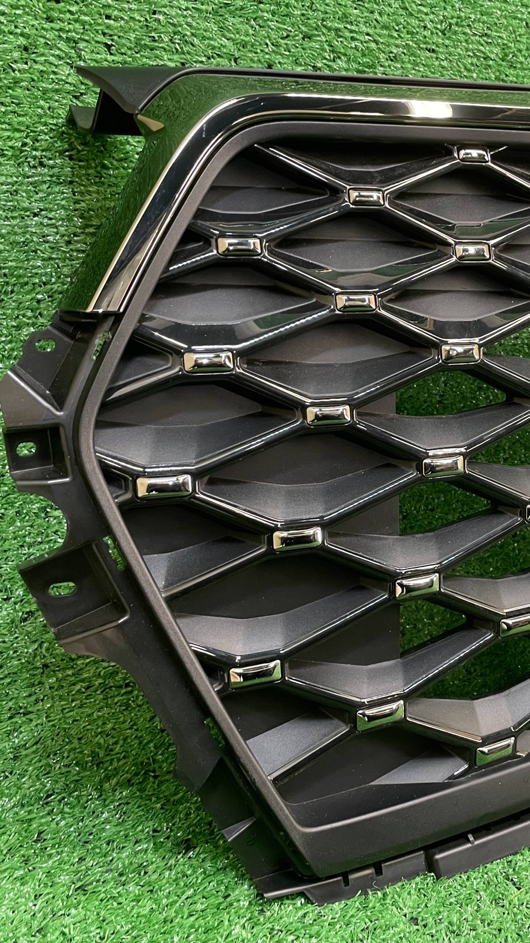 Решетка радиатора в бампер на автомобиль Chery Tiggo 7  PRO MAX