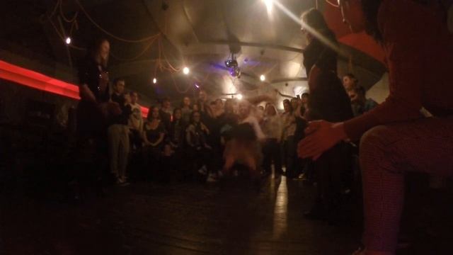 Disco Fever|Waacking 1x1| Pilka vs Lesentie vs AnnaMary (Win) смотреть онлайн