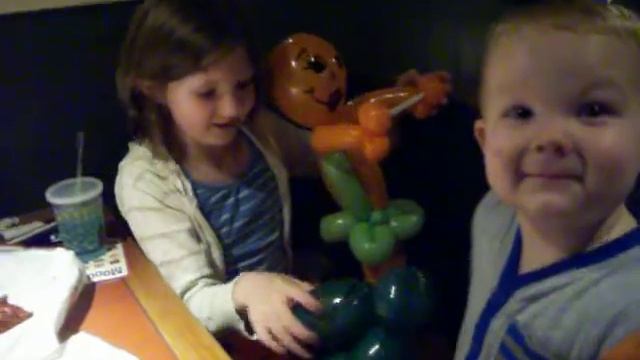 RJ the Balloon Lady at Chill's смотреть онлайн