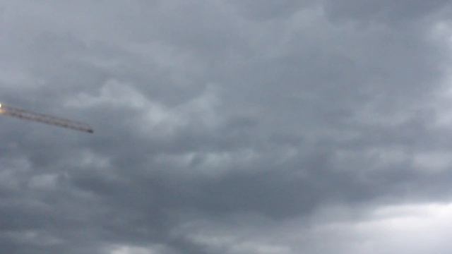 Московское небо во время дождя смотреть онлайн