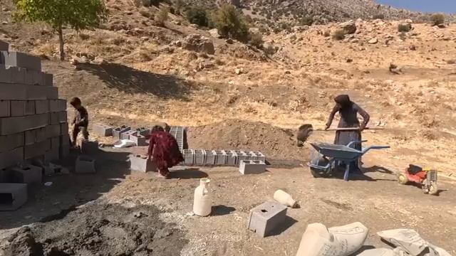 17.10.2023 Жизнерадостная мать, строящая новый дом Символ решимости смотреть онлайн