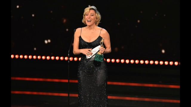 Imbarazzo ai David di Donatello, ecco i momenti che non sono passati inosservati смотреть онлайн