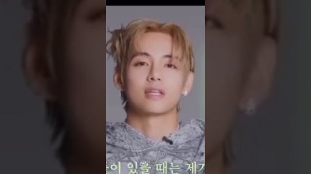 Ещё немного видео с Тэхёном перед сном😍😍💜, какой он нежный…. ‘ Тэхен, мы любим тебя’#тэхен смотреть онлайн