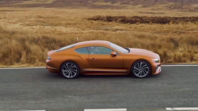 Bentley Continental GT  Speed 2025 Цвет: Orange Flame Satin
