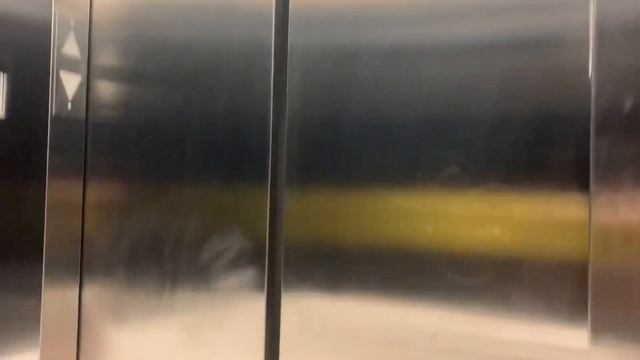 Schindler Hydraulic Elevator @ Bloomingdale’s (Men/Home)—Shops At Chestnut Hill-Chestnut Hill MA смотреть онлайн