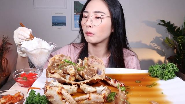 레전드 킹크랩장 🦀 담가먹고 구워서도 먹어보자!! SOY SAUCE MARINATED RAW KING CRAB🦀 REAL SOUND EATING SHOW смотреть онлайн