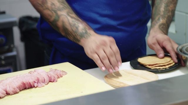 Шоу поваров 11 серия «Геррилла такос» (документальный сериал, 2019)