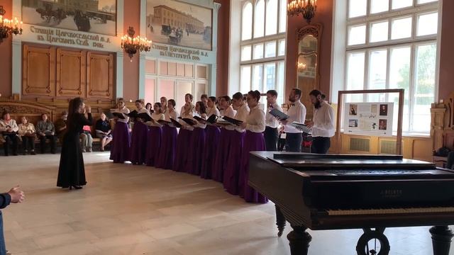 Хор Suono dell'Anima - Песня о криницах (А.Эшпай) смотреть онлайн