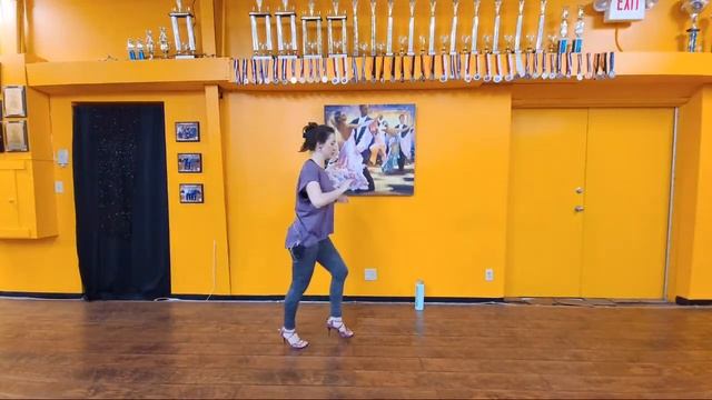 Suzie Q Salsa Step | Salsa Turn Enchufla | Salsa Dance Level 2 | Advanced Beginner Salsa Class