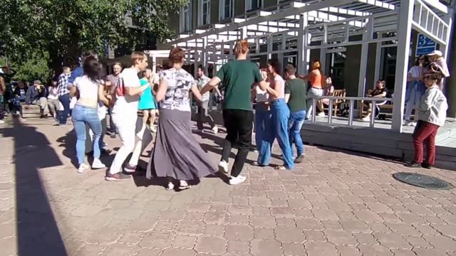 Весёлая солнечная сальса-руэда (Советская 6 на опене "Сальса Мира"3 июля)! смотреть онлайн