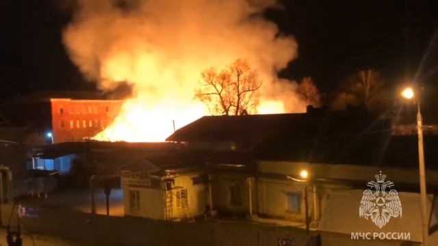 Москва. Орехово-Зуево. Горело производственное здание на 1,2 тыс квадратов.