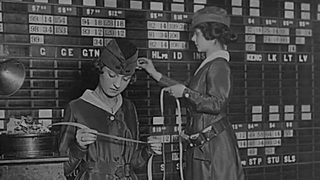 Leonard Cohen, Bob Dylan and the Two Types of Artist смотреть онлайн