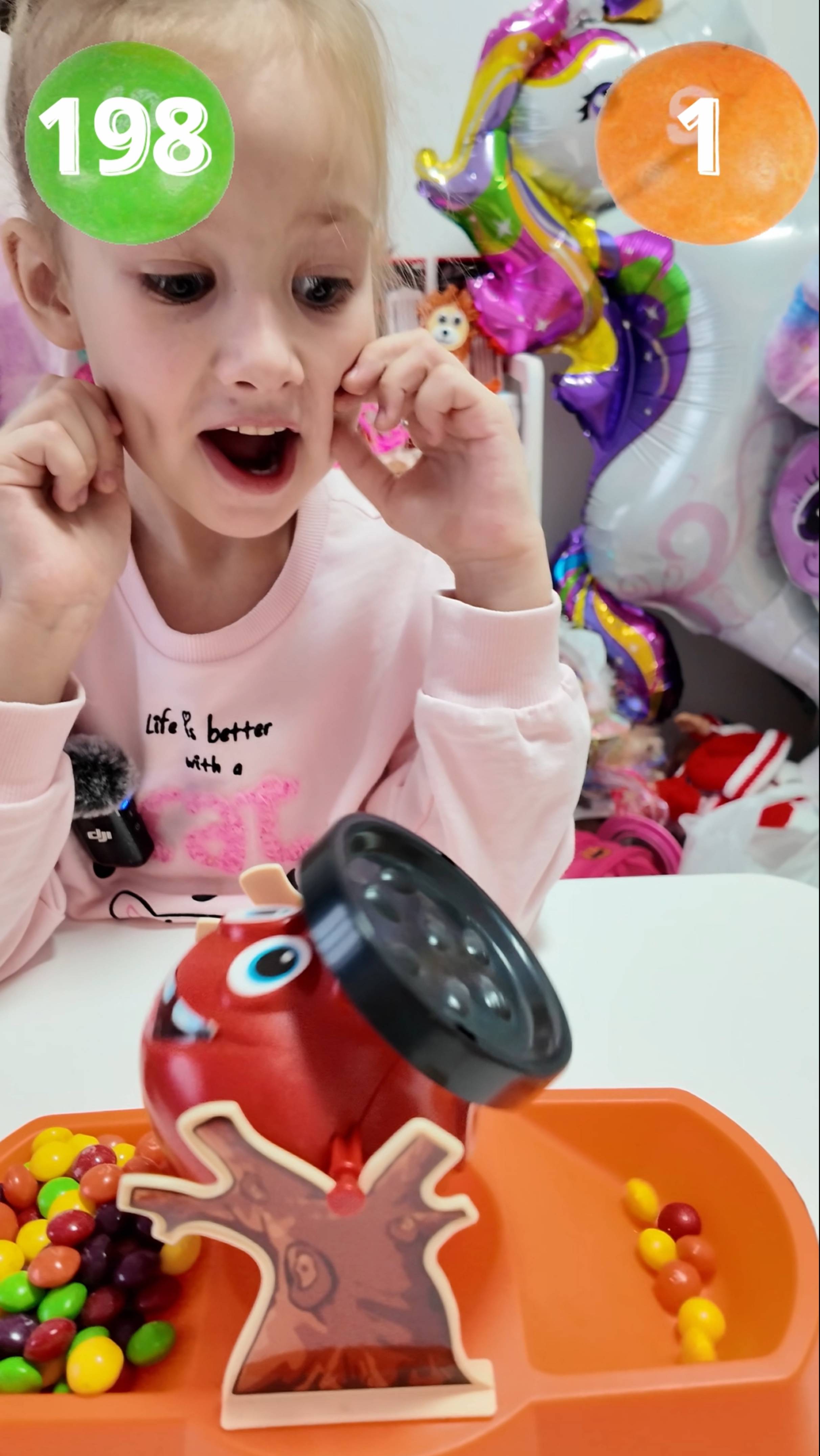 Выиграла весь Скитлс #skittles смотреть онлайн