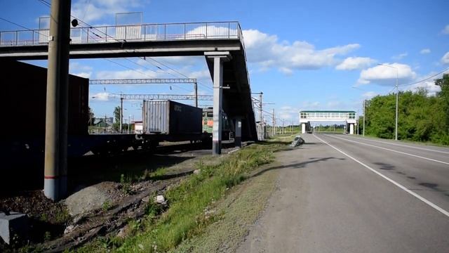 Тепловоз 2ТЭ10М-3541 с контейнерным поездом. Звук 10Д100. смотреть онлайн