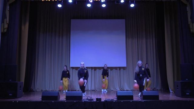 Танцевальная студия "Фантазия", танец "Баскетбол" смотреть онлайн